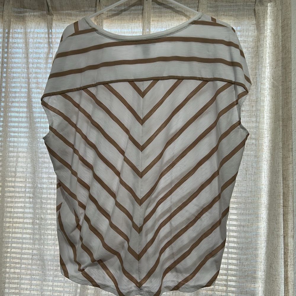 White House Black Market Boxy White and Tan Short Sleeve T-Shirt - Picture 3 of 3